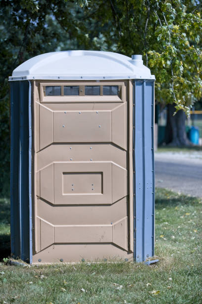 Portable Toilet Options We Offer in Lowellville, OH